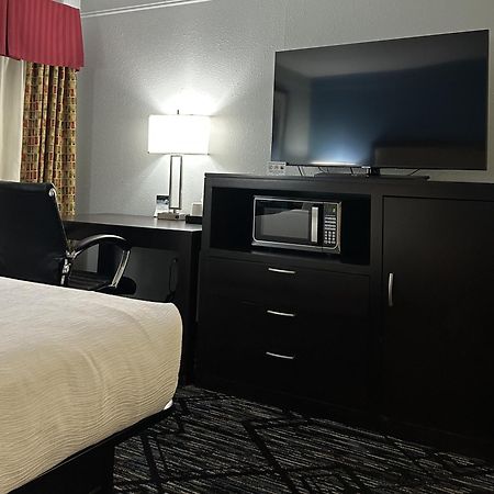 Baymont By Wyndham Litchfield Hotel Ngoại thất bức ảnh