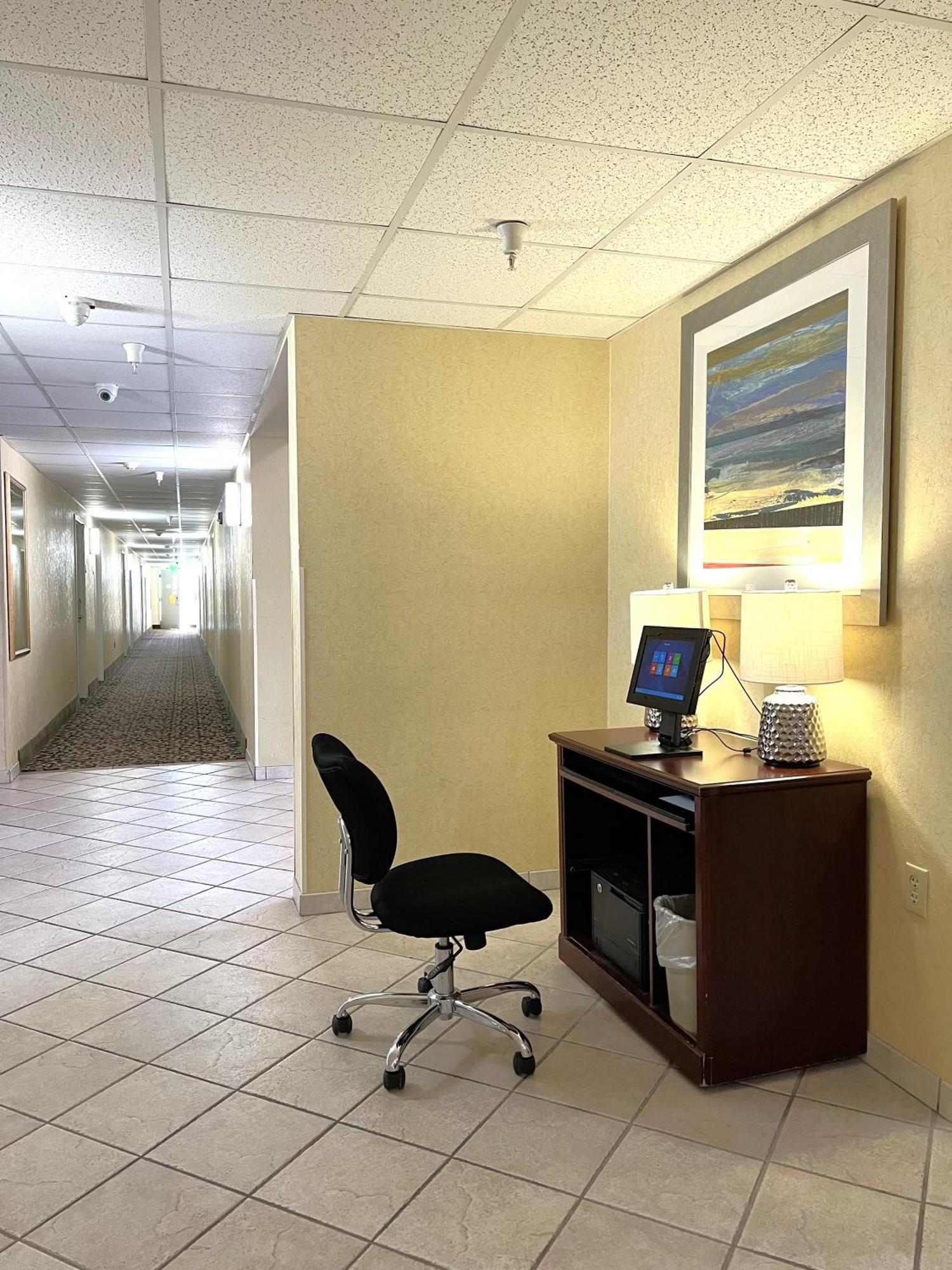 Baymont By Wyndham Litchfield Hotel Ngoại thất bức ảnh