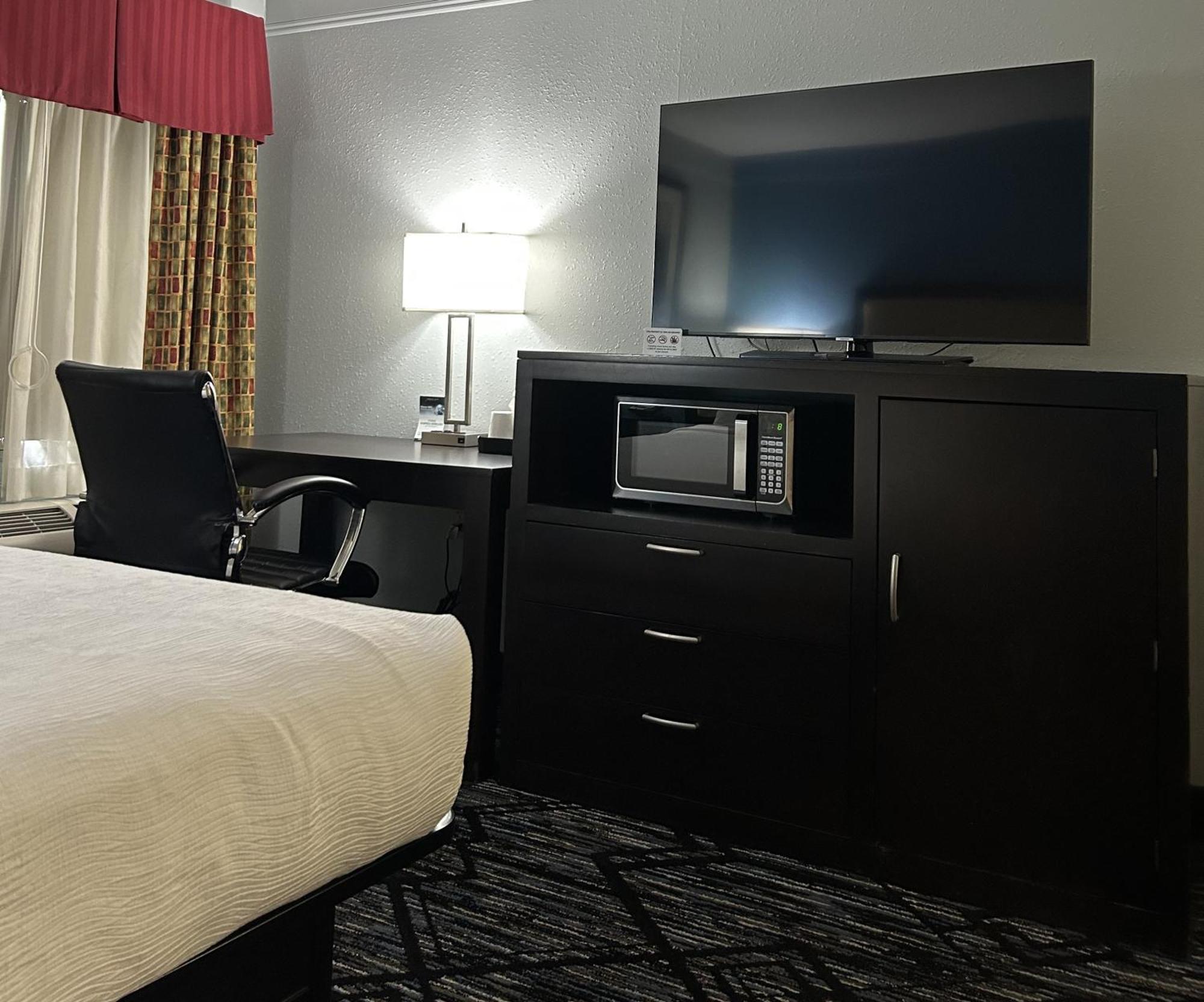 Baymont By Wyndham Litchfield Hotel Ngoại thất bức ảnh