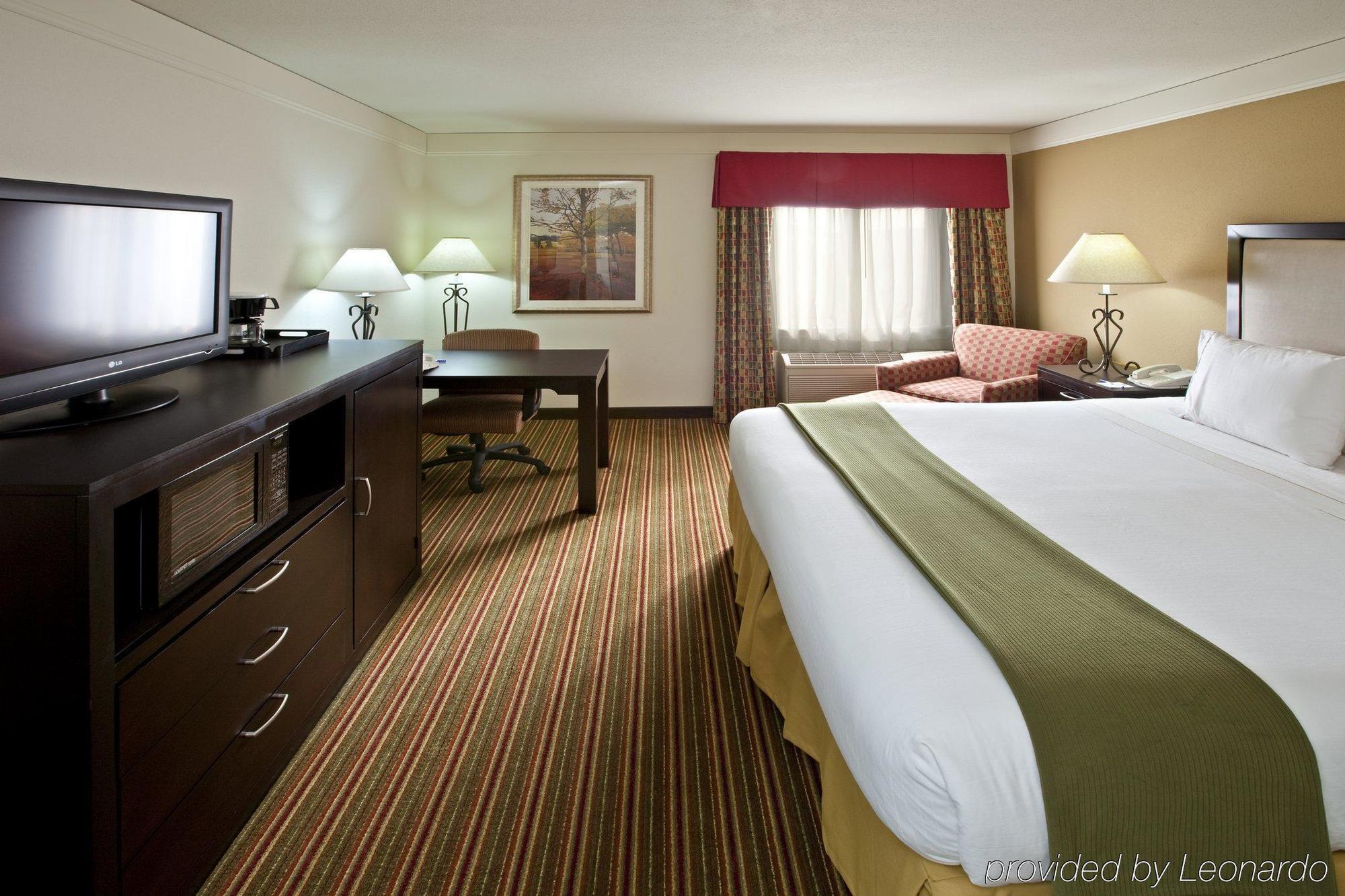 Baymont By Wyndham Litchfield Hotel Phòng bức ảnh