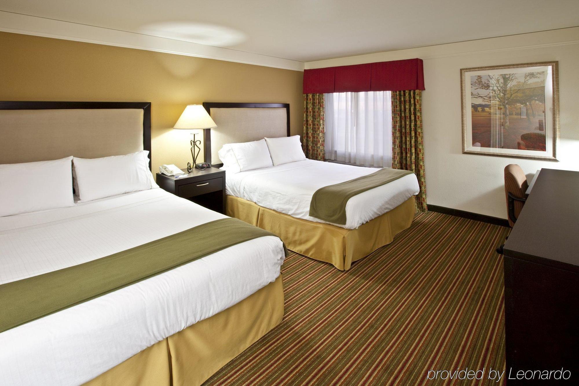 Baymont By Wyndham Litchfield Hotel Phòng bức ảnh