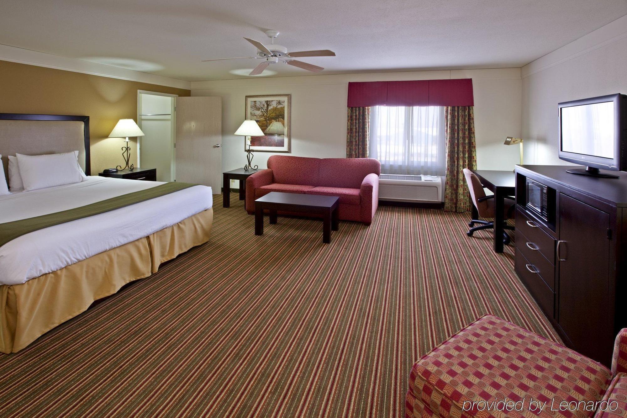 Baymont By Wyndham Litchfield Hotel Phòng bức ảnh