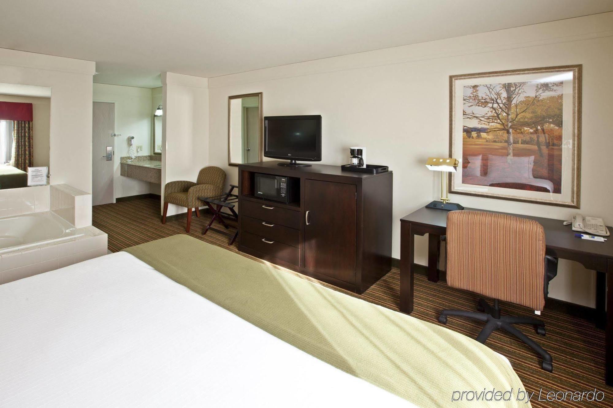 Baymont By Wyndham Litchfield Hotel Phòng bức ảnh