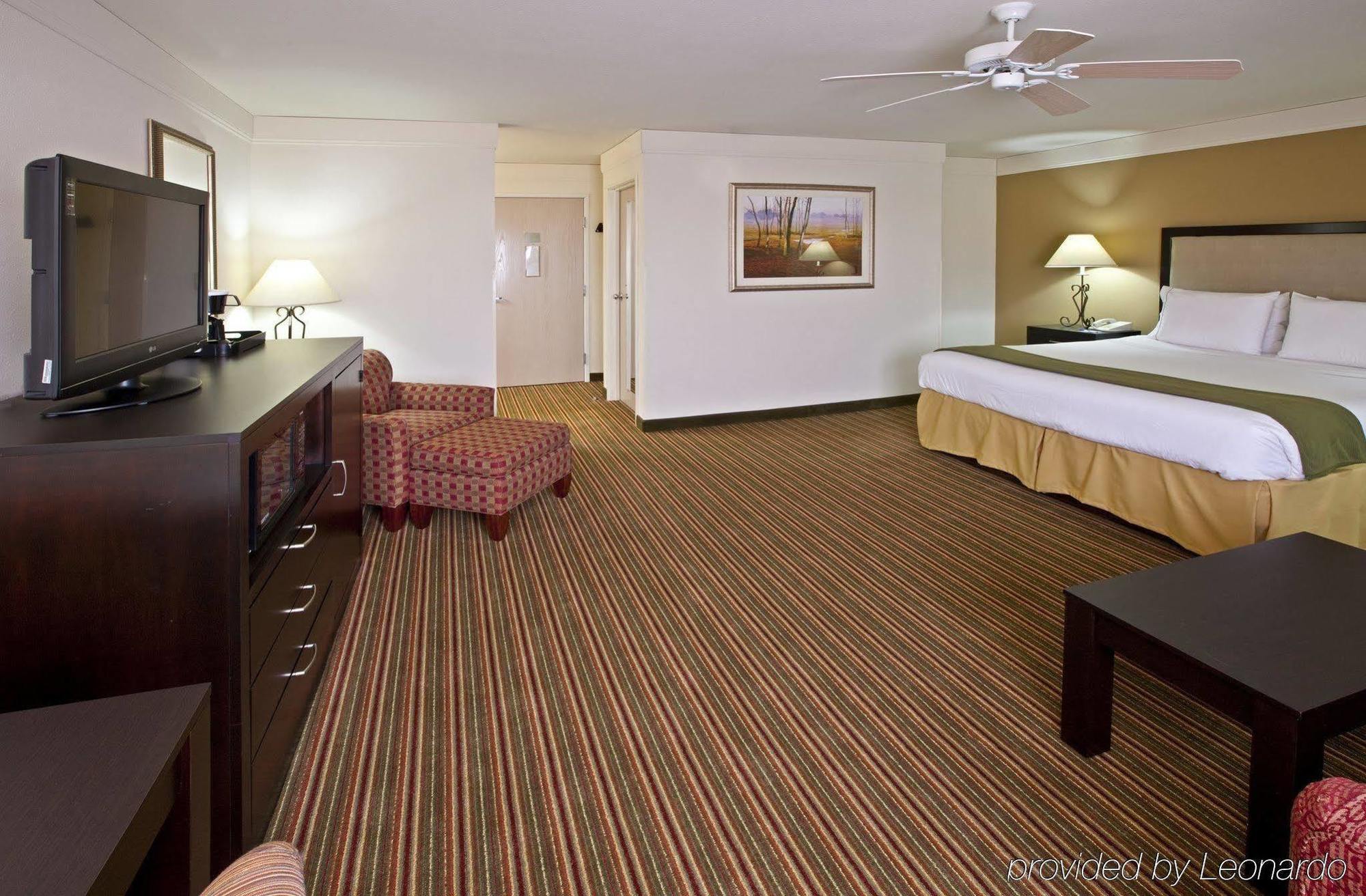 Baymont By Wyndham Litchfield Hotel Phòng bức ảnh